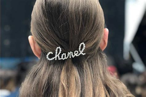 chanel hair clip